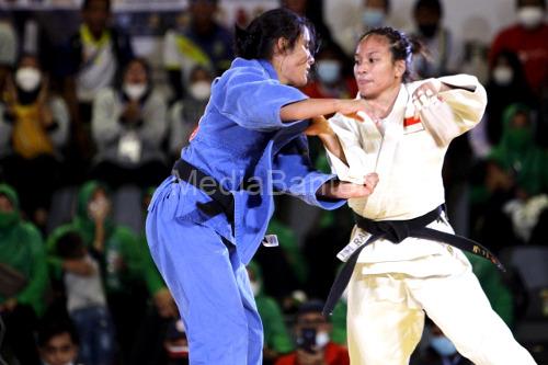 medali perak dan perunggu