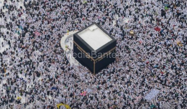 Kegiatan ibadah di Kabah, Kota Makkah, Arab Saudi. Foto: Arab News