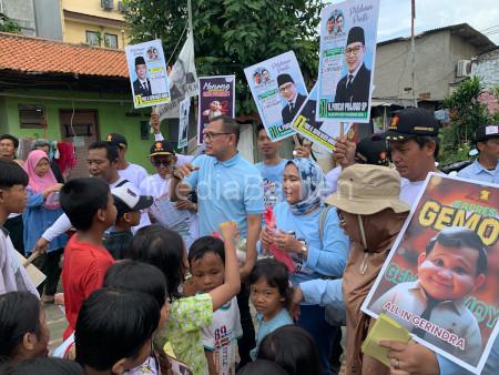 Kader Partai Gerindra Kota Tangerang sosialisasikan program Prabowo - Gibran. Foto: Iqbal Kurnia