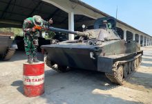 Penyiapan penembakan Ranpur Tank dari Yontankfib 2 Mar. Foto: Ahmad Munawir - Menkav 2 Mar