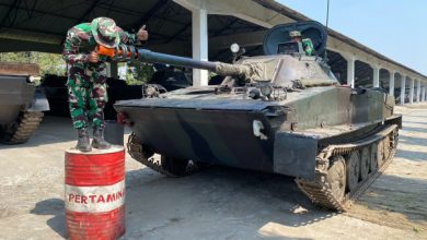 Penyiapan penembakan Ranpur Tank dari Yontankfib 2 Mar. Foto: Ahmad Munawir - Menkav 2 Mar