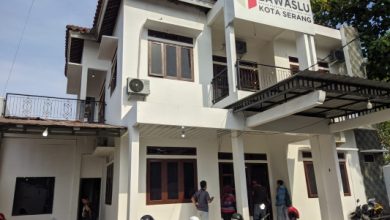 Kantor Bawaslu Kota Serang. Foto: Aden Hasanudin