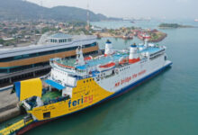 Kapal Roro Eksekutif di Pelabuhan Merak. Foto: LKBN Antara