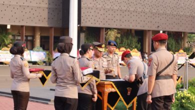 Kapolda Banten, Irjen Pol Hendra Kurniawan mempimpin Sertijab Wakapolda Banten dan pejabat utama lainnya. Foto Yono