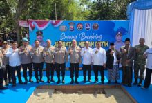 Peletakan batu pertama pembangunan Jembatan Merah Putih Presisi di Desa Pasir Buyut, Kabupaten Serang. Foto Yono