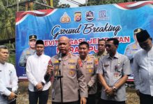 Kapolda Banten, Irjen Pol Hengki didampingi Kapolres Cielgon AKBP Martua Raja Taripar Laut Silitonga Grounbreaking JMPP. Foto Daeng Yusvin