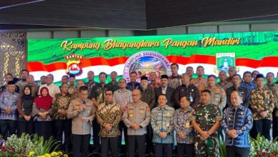 Kapolda Banten, Irjen Pol Hengki saat peresmian Kampung Bhayangkara. Foto: Antara