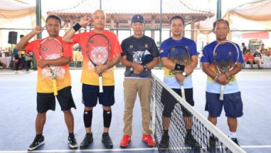 Kapolda Banten, Irjen Pol Hengki meraih juara 2 dalam Kejuaraan Tenis. Foto Daeng Yusvin