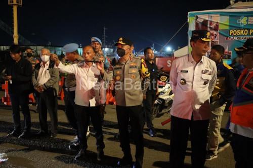 Kapolda Banten, Irjen Pol Hengki di Pelabuhan BBJ Bojonegara, Kabupaten Serang. Foto Antara