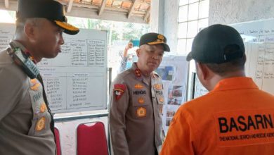 Kapolda Banten, Irjen Pol Hengki di Posko SAR Pandeglang. Foto Antara