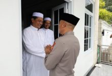 Kapolda Banten, Brigjen Hengki bersilaturahmi ke salah tokoh agama di Lebak. Foto: Antara