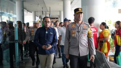 Kapolda Banten, Irjen Pol Suyudi Ario Seto meninjau Pelabuhan Merak. Foto: Budi Wahyu Iskandar