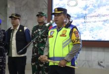 Kapolres Cilegon, AKBP Martua Raja Taripar Silitonga memimpin apel KRYD. Foto Daeng Yusvin