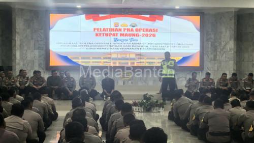 Polres Cilegon menggelar Latpraops arus mudik Lebaran 2026. Foto Daeng Yusvin