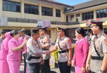 Kapolres Cilegon, AKBP Martua Raja Taripar Laut Silitonga memimpin Sertijab Kapolsek. Foto Daeng Yusvin