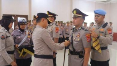 Kapolres Pandeglang, AKBP Dhyno Indra Setyadi memimpin sertijab jabatan Kasatlantas. Foto Daeng Yusvin