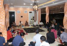 Kapolres Serang, AKBP Condro Sasongko ngariung bersama alumni Ponpes Modern Assaadah Cikeusal. Foto Yono