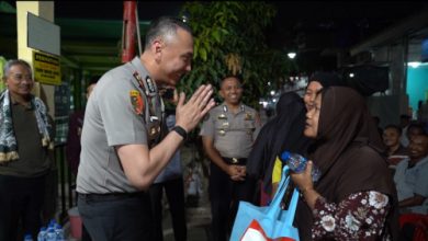 Kapolres Serang, AKBP Moehamad Probandono Bobby Danuardi anjangsana ke warga Taman Ciruas Permai. Foto Yono