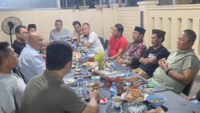 Kapolres Serang, AKBP Condro Sasongko ngariung bersama pengurus Apdesi Kabupaten Serang. Foto Yono
