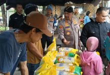 Kapolres Serang, AKBP Condro Sasongko tinjau Bazar Murah Ramadhan. Foto: Yono