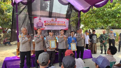 Kpolres Serang, AKBP Andri Kurniawan berkunjung ke Polsek Tirtaya. Foto Yono