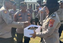 Penggalangan dana peduli bencana Sumatera di lingkungan Polres Serang. Foto Yono