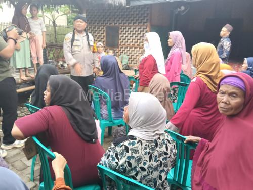 Kapolres Serang, AKBP Condro Sasongko kembali ngariung bersama emak-emak Kampung Kemuning, Kibin Foto Yono