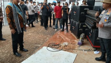 Kapolres Serang, AKBP Condro Sasongko mengikuti gladi bersih di Tigaraksa. Foto: Yono