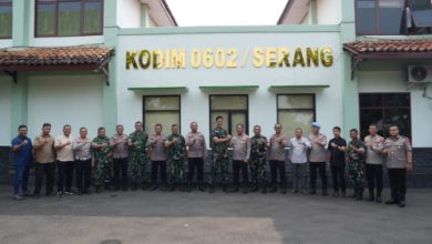 Kapolres Serang, AKBP Andri Kurniawan dan jajaran berkunjung ke Kodim 0602/Serang. Foto Yono