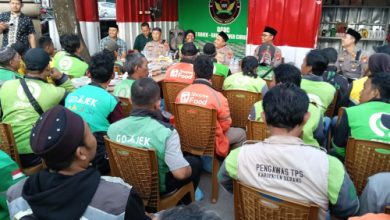 Kapolres Serang, AKBP Andri Kurniawan bersama Komunitas Ojol Kamtibmas. Foto Yono
