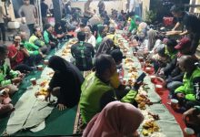 200 pengojek online bersama istri makan bersama Kapolres Serang, AKBP Condro Sasongko. Foto Yono