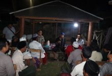 Kapolres Serang, AKBP Condro Sasongko bertemu sebagian warga. Foto: Yono