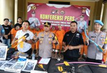 Kapolres Serang, AKBP Condro Sasongko dalam konferensi pers soal pelaku kejahatan. Foto: Yono