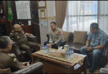 Kapolres Serang, AKBP Andri Kurniawan berkunjung ke Kejari Serang. Foto Yono