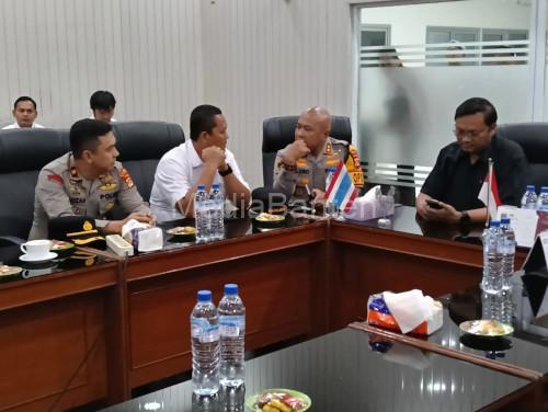Kapolres Serang, AKBP Condro Sasongko dan manajemen PT CPI. Foto: Yono