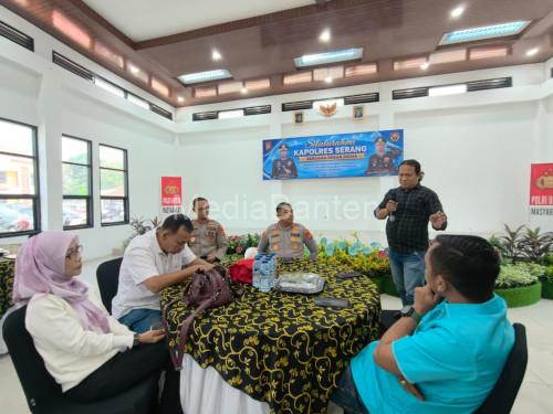 Kapolres Serang, AKBP Andri Kurniawan menggelar silaturahmi dengan insan pers. Foto Yono
