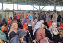 Suasana cerita panen raya lele di Tegal Maja bersama Kapolres Serang, AKBP Condro Sasongko. foto: Yono