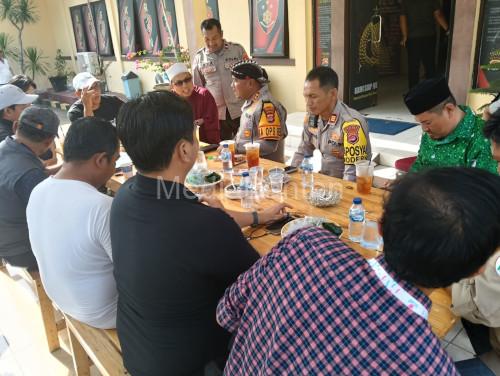 Kapolres Serang, AKBP Condro Sasongko berikan solusi polemik pengelolaan parkir di Cikande. Foto Yono