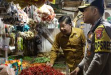 Kapolres Sernag, AKBP Wiwin Setiawan kunjungi Pasar Ciruas. foto: Yono