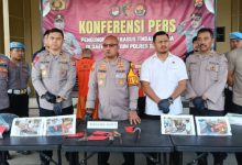 Kapolres Serang, AKBP Condro Sasongko dalam sebuah konferensi pers. Foto: Yono