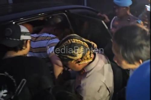 Kapolres Serang, AKBP Condro Sasongko dan tim langsung menangkap pengeroyok wartawan dan Humas KLH. Foto: Yono