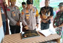 Kapolres Serang, AKBP Condro Sasongko resmikan musholla Nurul Hidayah. Foto: Yono