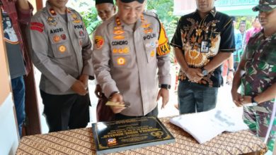 Kapolres Serang, AKBP Condro Sasongko resmikan musholla Nurul Hidayah. Foto: Yono