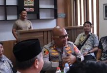 Kapolres Serang, AKBP Condro Sasongko mediasi peselisihan antara santri. Foto: Yono