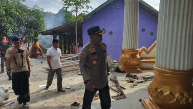 Kapolres Serang, AKBP Condro Sasongko mencek ponpes yang diamuk warga di Cikande. Foto: Yono