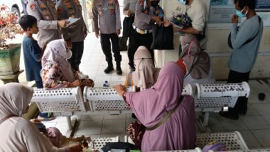 Pemeriksaan kesehatan pada warga yang terdampak radiasi cesium 137. Foto: Yono