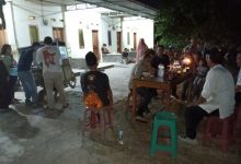 Kapolres Serang, AKBP Condro Sasongko meninjau tempat relokasi warga dari zona merah radiasi Cesium. Foto: Yono