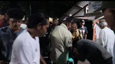 Kapolres Serang, AKBP Condro Sasongko meninjau ronda malam di Citerep. Foto: Yono