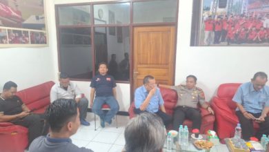 Kapolres Serang, AKBP Andri Kurniawan bersilaturahmi dengan serikat pekerja dan buruh. Foto Yono