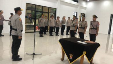 Kapolres Serang, AKBP Andri Kurniawan memimpin Sertijab Pejabat Baru. Foto Yono